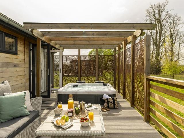 3 bedroom lodge for sale