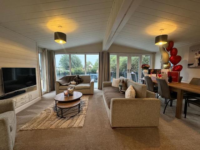 3 bedroom lodge for sale