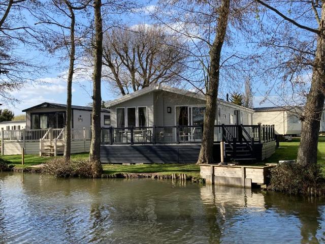 3 bedroom lodge for sale