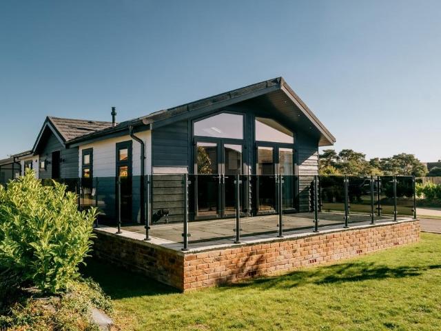 3 bedroom lodge for sale
