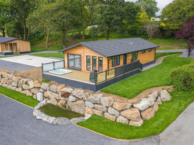 3 bedroom lodge for sale