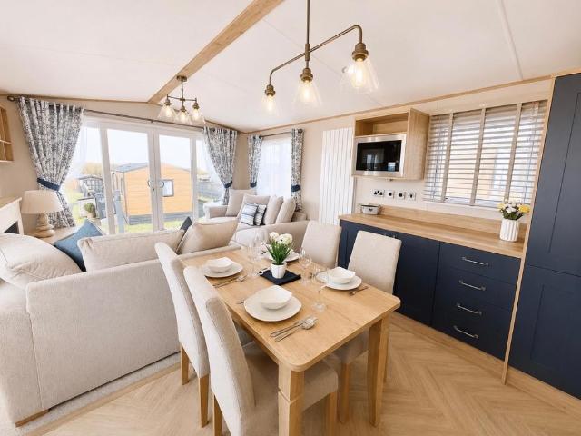 3 bedroom lodge for sale