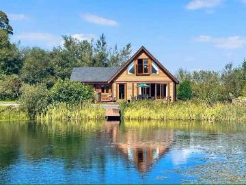3 bedroom lodge for sale