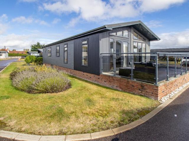 3 bedroom lodge for sale