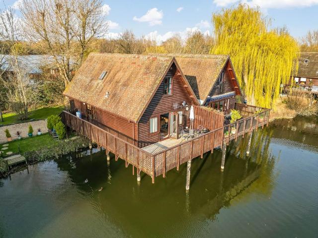 3 bedroom lodge for sale