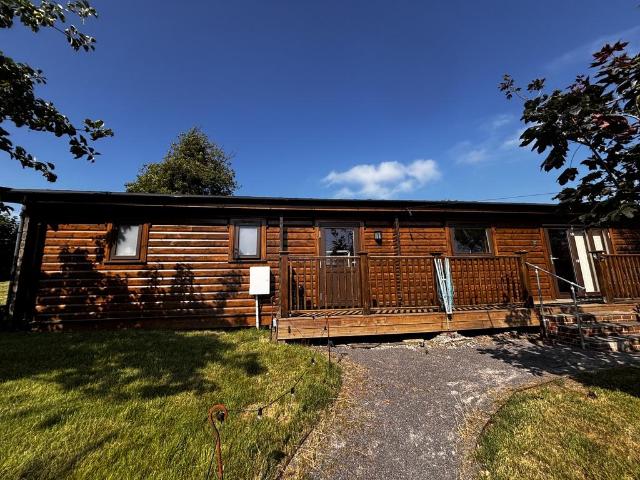 3 bedroom log cabin to rent