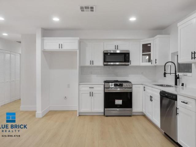 3 bedroom, Los Angeles CA 90016 104278004