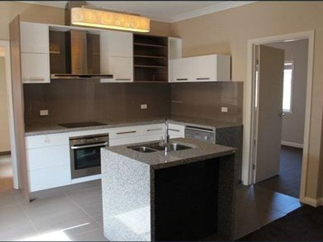 3 BEDROOM LAVINGTON UNIT