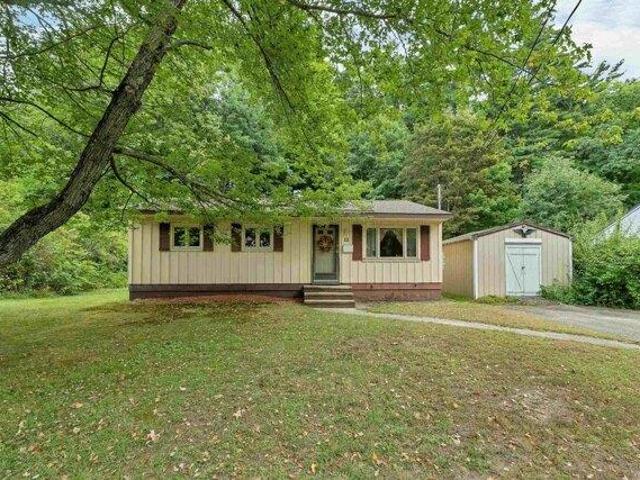 3 bedroom, Laconia NH 03246 105443190