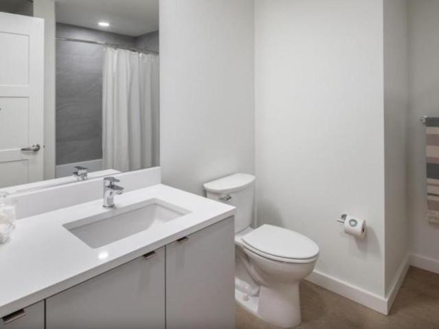 3 bedroom, Lake Oswego OR 97035 LS104668964