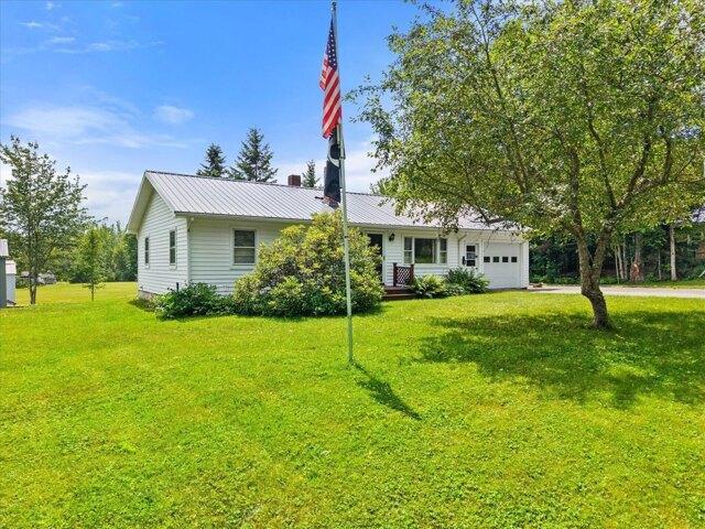 3 bedroom, Lamoine ME 04605 104921800