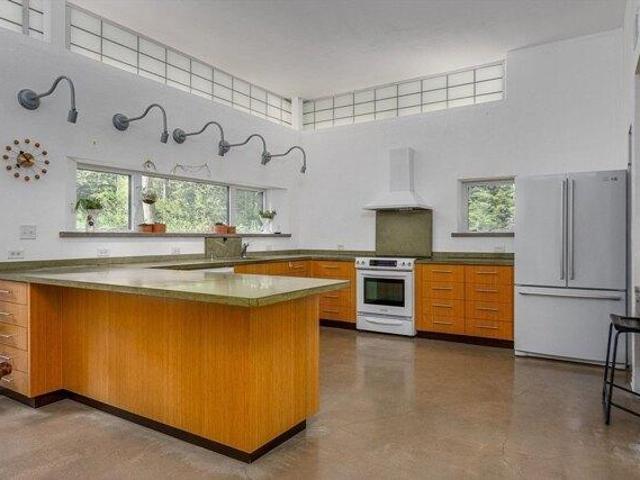 3 bedroom, Leverett MA 01054 105353284