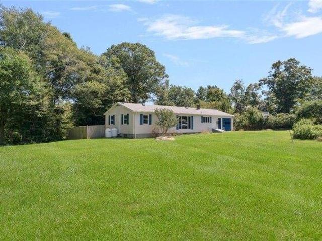3 bedroom, Little Compton RI 02837 105515260