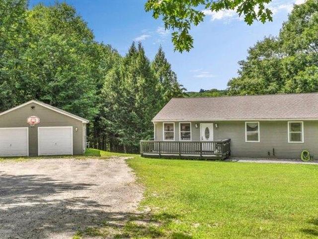 3 bedroom, Livermore ME 04253 105662135