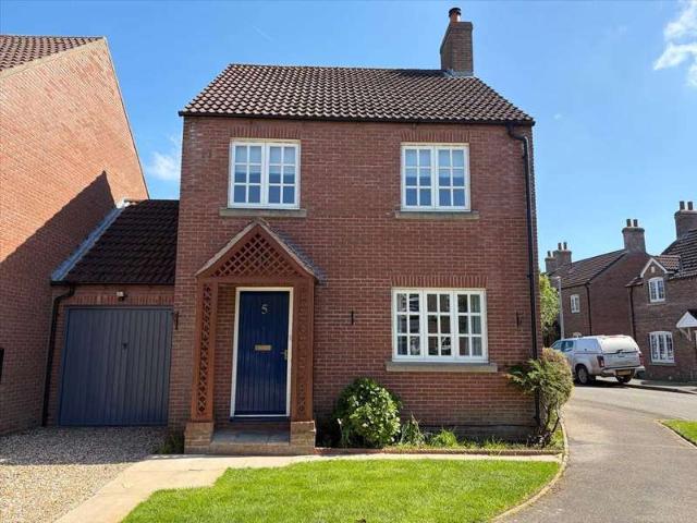 3 Bedroom Link Detached House