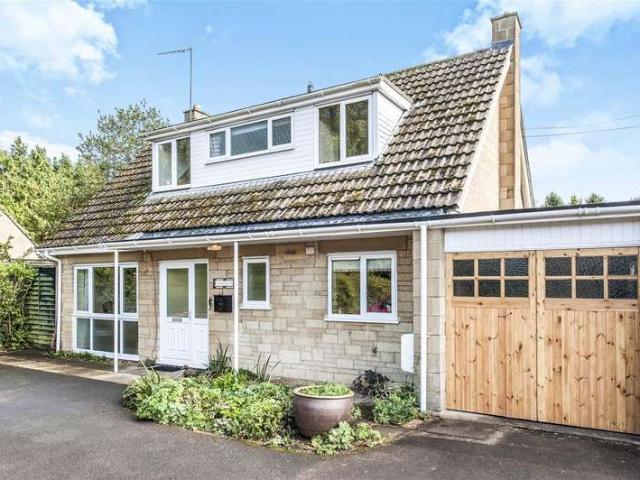 4 Bedroom Link Detached House