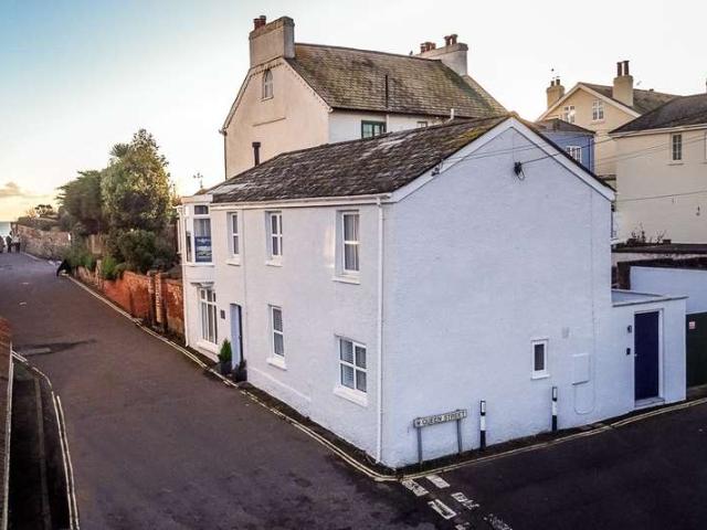 3 Bedroom Link Detached House