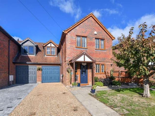 3 Bedroom Link Detached House