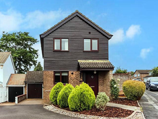 3 Bedroom Link Detached House To Rent In Muirfield Road, Wellingborough, NN8
