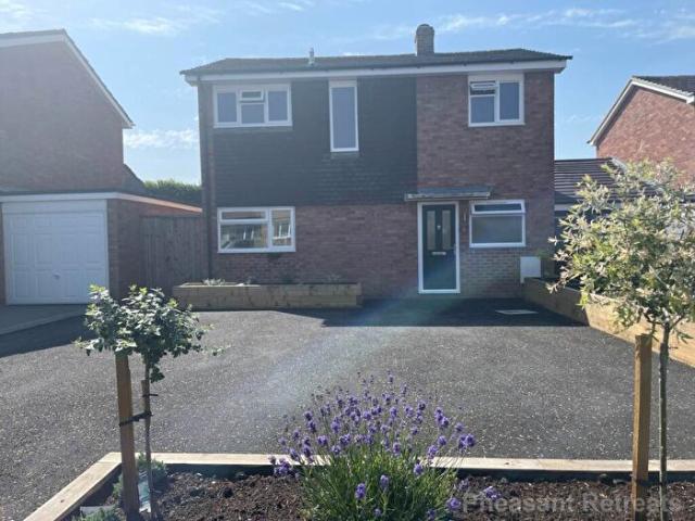 3 Bedroom Link Detached House To Rent In Cornfield Close, Witney, OX28