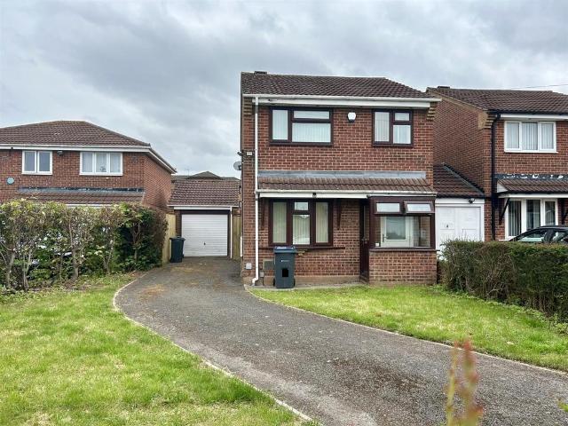 3 bedroom link detached house to rent
