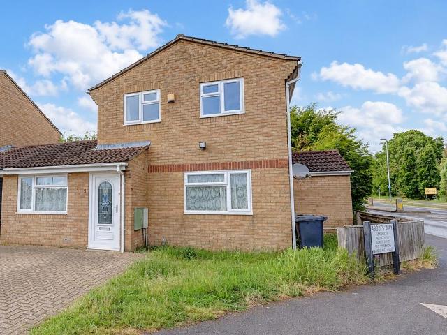 3 bedroom link detached house to rent