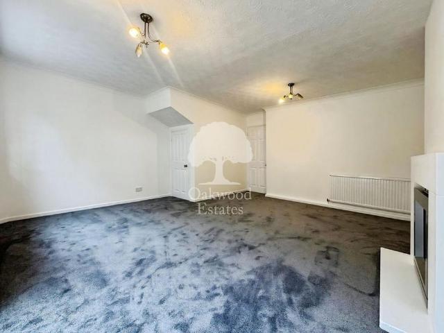 3 bedroom link detached house to rent