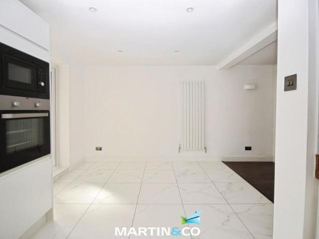 3 bedroom link detached house to rent