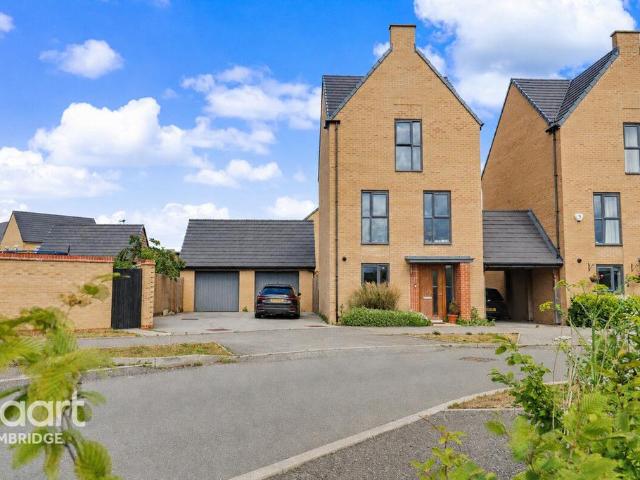 3 bedroom link detached house to rent
