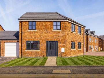 3 bedroom link detached house to rent
