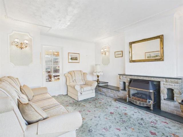 3 bedroom link detached house to rent