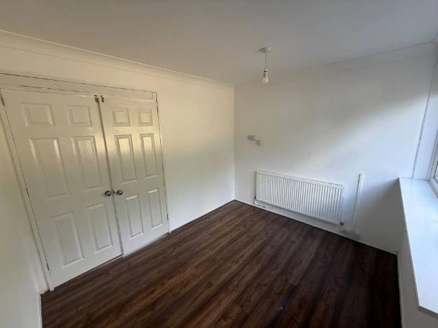 3 bedroom link detached house to rent