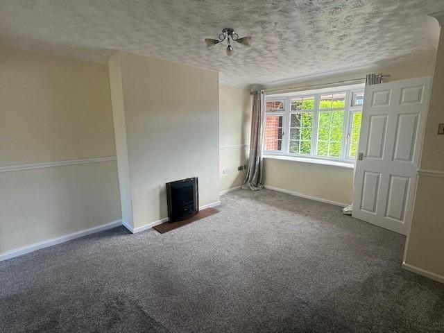3 bedroom link detached house to rent