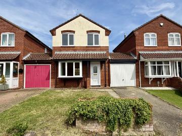 3 bedroom link detached house to rent
