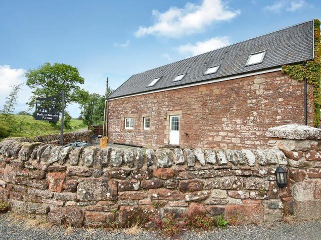 3 bedroom link detached house to rent