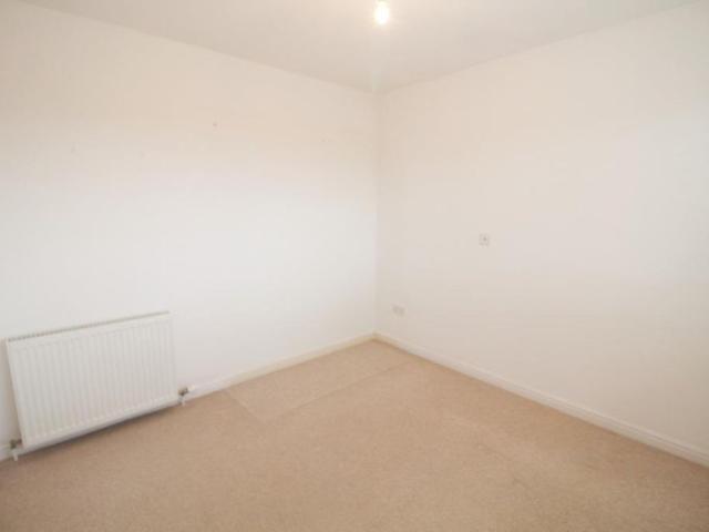 3 bedroom link detached house to rent