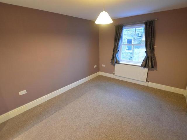 3 bedroom link detached house to rent