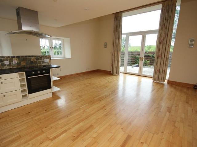 3 bedroom link detached house to rent