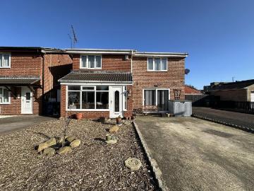 3 bedroom link detached house for sale