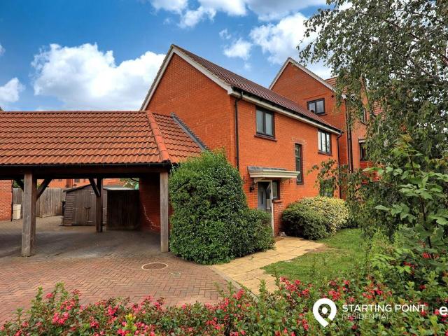 3 bedroom link detached house for sale