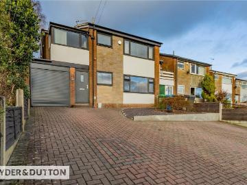 3 bedroom link detached house for sale