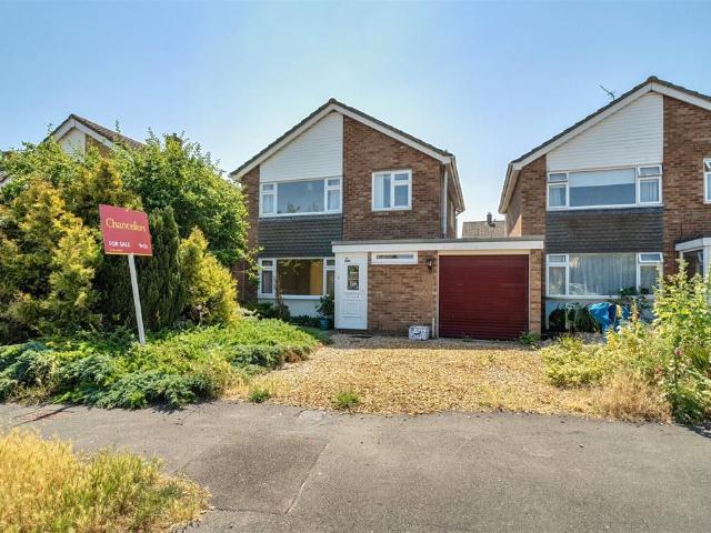 3 bedroom link detached house for sale