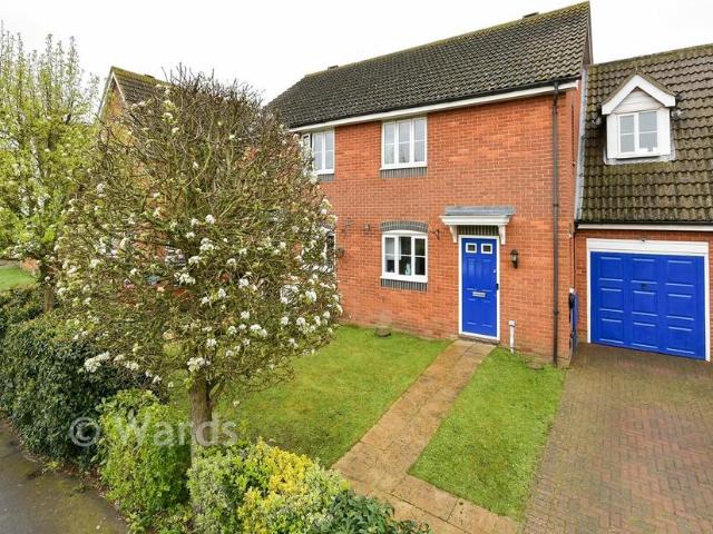 3 bedroom link detached house for sale