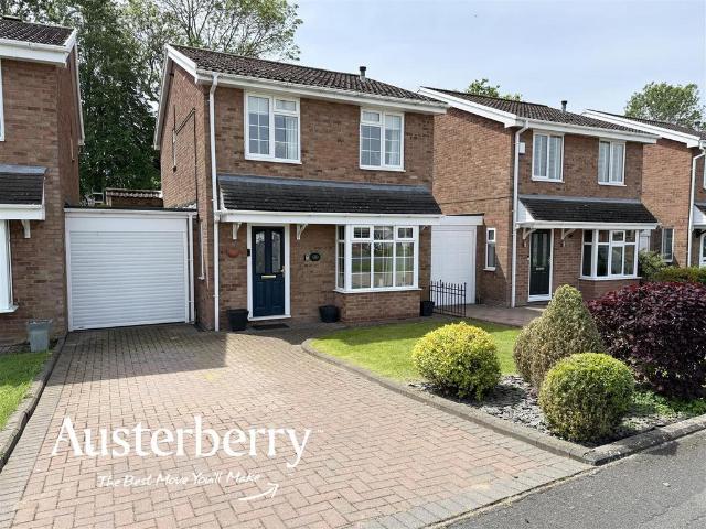 3 bedroom link detached house for sale