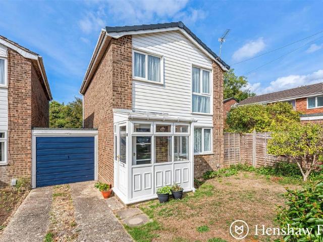 3 bedroom link detached house for sale