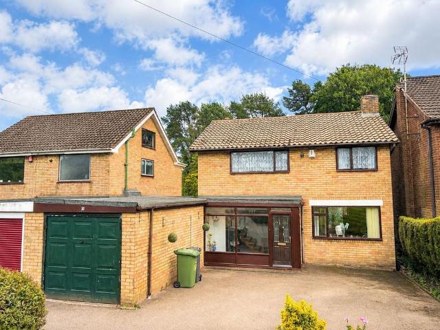 3 bedroom link detached house for sale