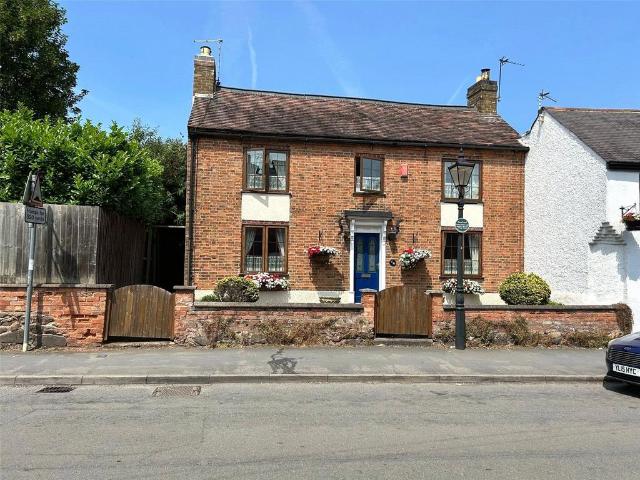 3 bedroom link detached house for sale