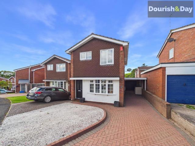 3 bedroom link detached house for sale