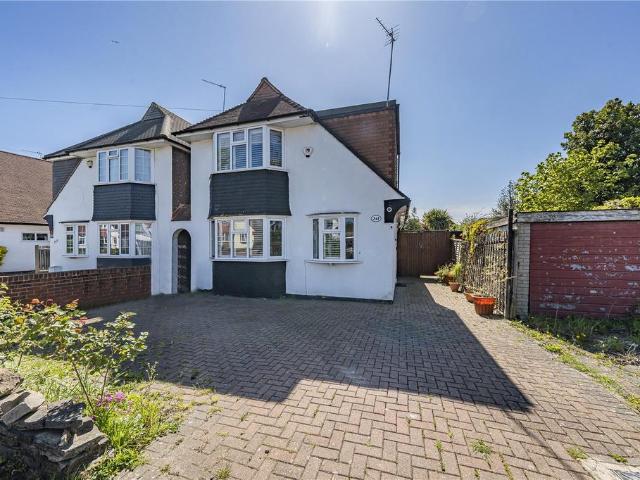 3 bedroom link detached house for sale