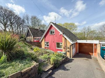 3 bedroom link detached house for sale